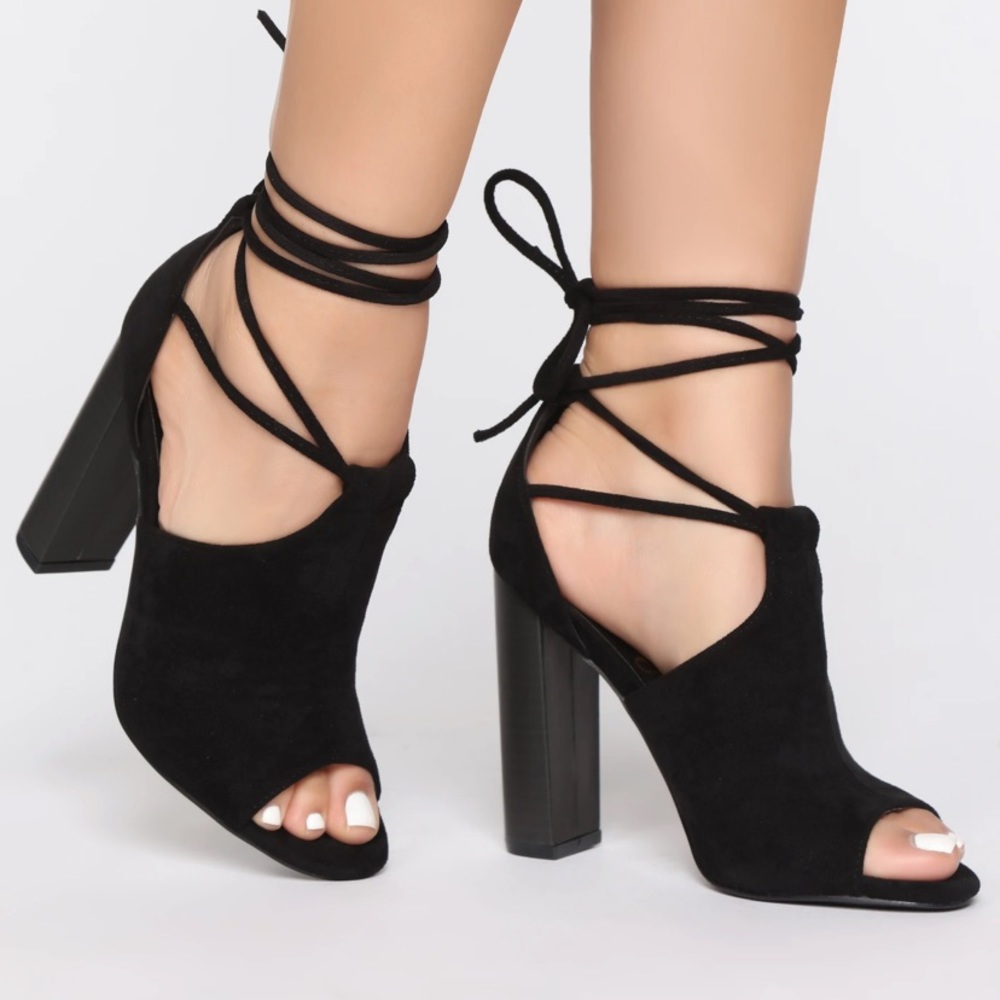Fashion Nova - CHASING THRILLS BOOTIES